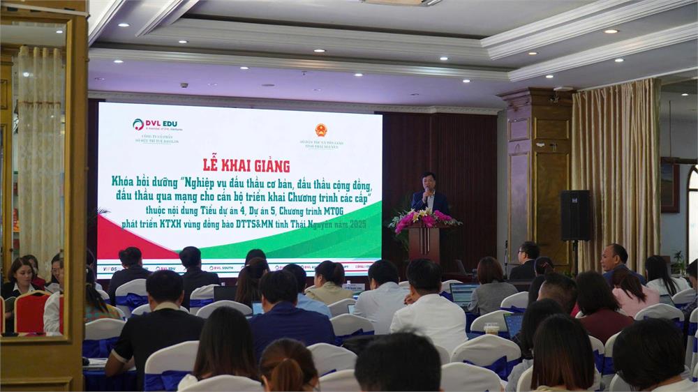 Khai giảng lớp Nghiệp vụ đấu thầu cơ bản, đấu thầu cộng đồng, đấu thầu qua mạng cho cán bộ triển khai trương trình các cấp tỉnh Thái Nguyên năm 2025. 