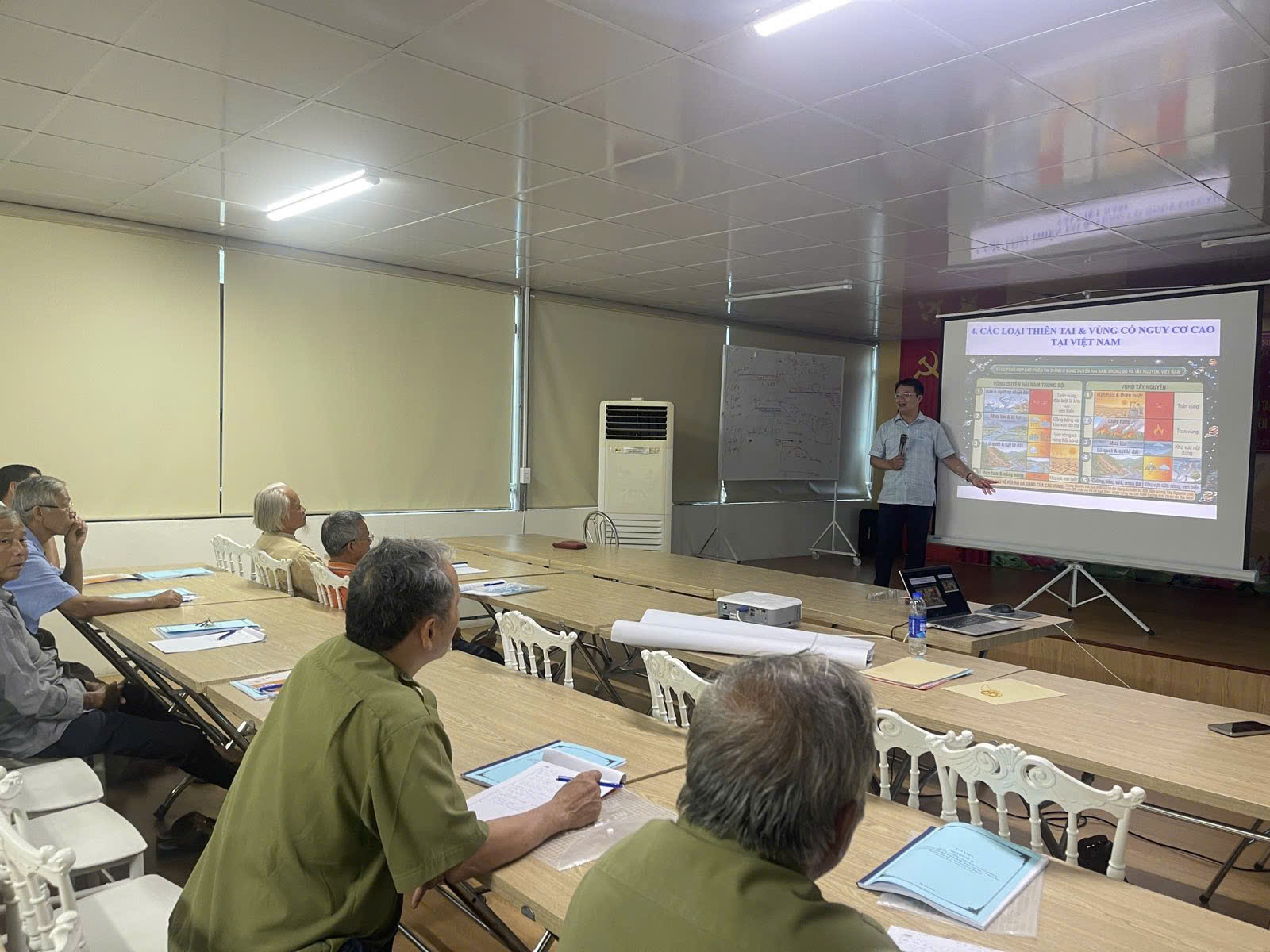 Giảng viên: TS. Đỗ Xuân Đức – Giảng viên Bộ môn Biến đổi khí hậu và Khoa học bền vững, Trường Khoa học Liên ngành và Nghệ thuật.