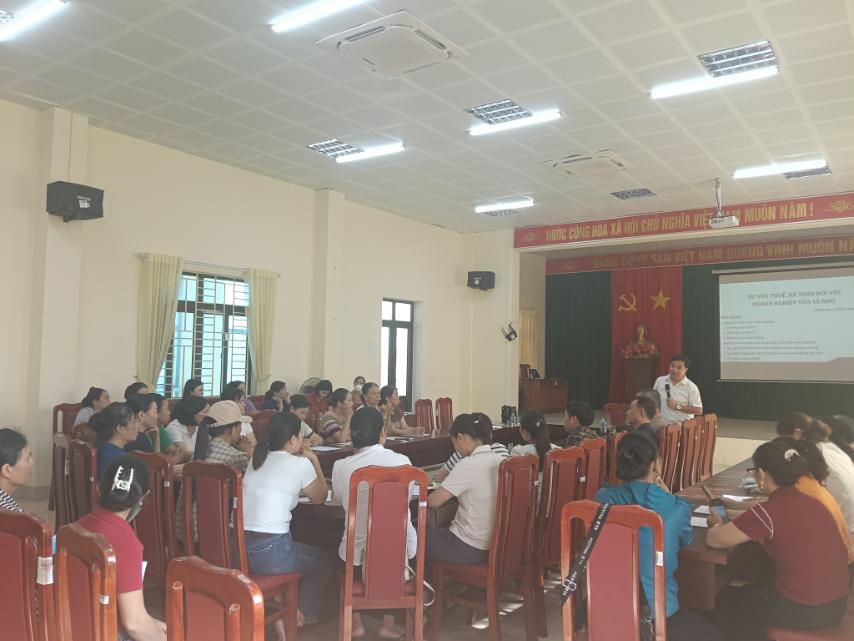 KHAI GIẢNG LỚP BỒI DƯỠNG KIẾN THỨC DÀNH CHO HỘ KINH DOANH TRÊN ĐỊA BÀN XÃ PHÚC LỘC, THÀNH PHỐ HÀ NỘI.